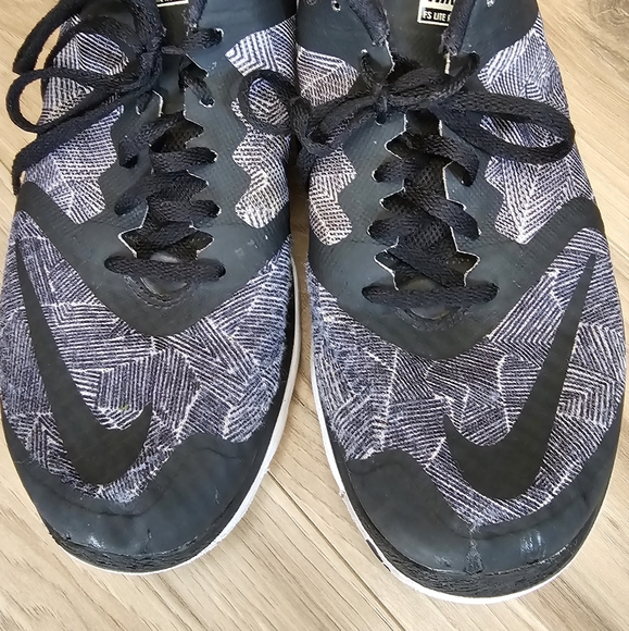 Nike FS Lite Run 3 Sneakers Womens Performace Running Shoe  Size 9 Black/Gray - Picture 3 of 11